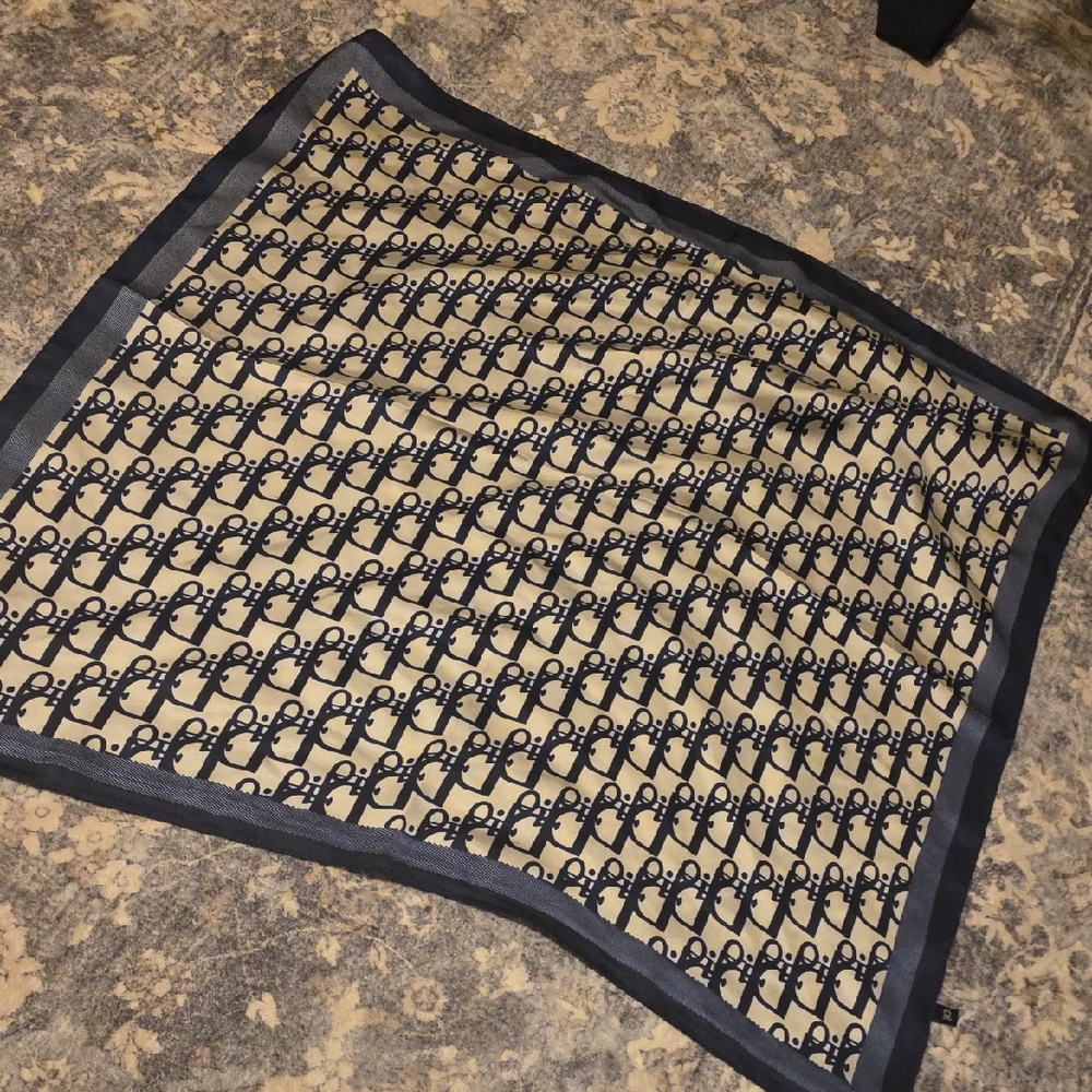 Designer Patterned Scarf - Black and Tan
